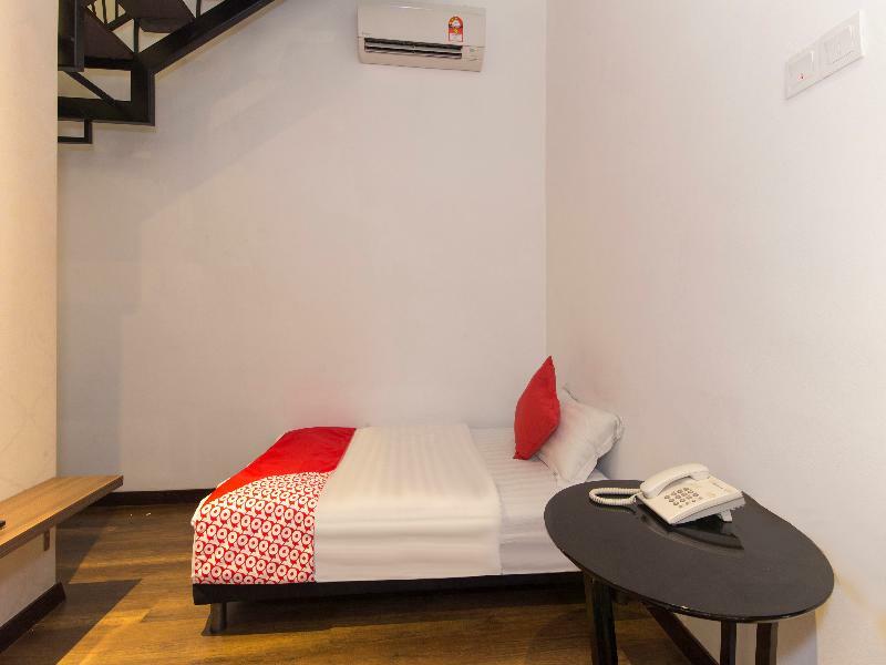 Oyo 127 The Reeds Hotel