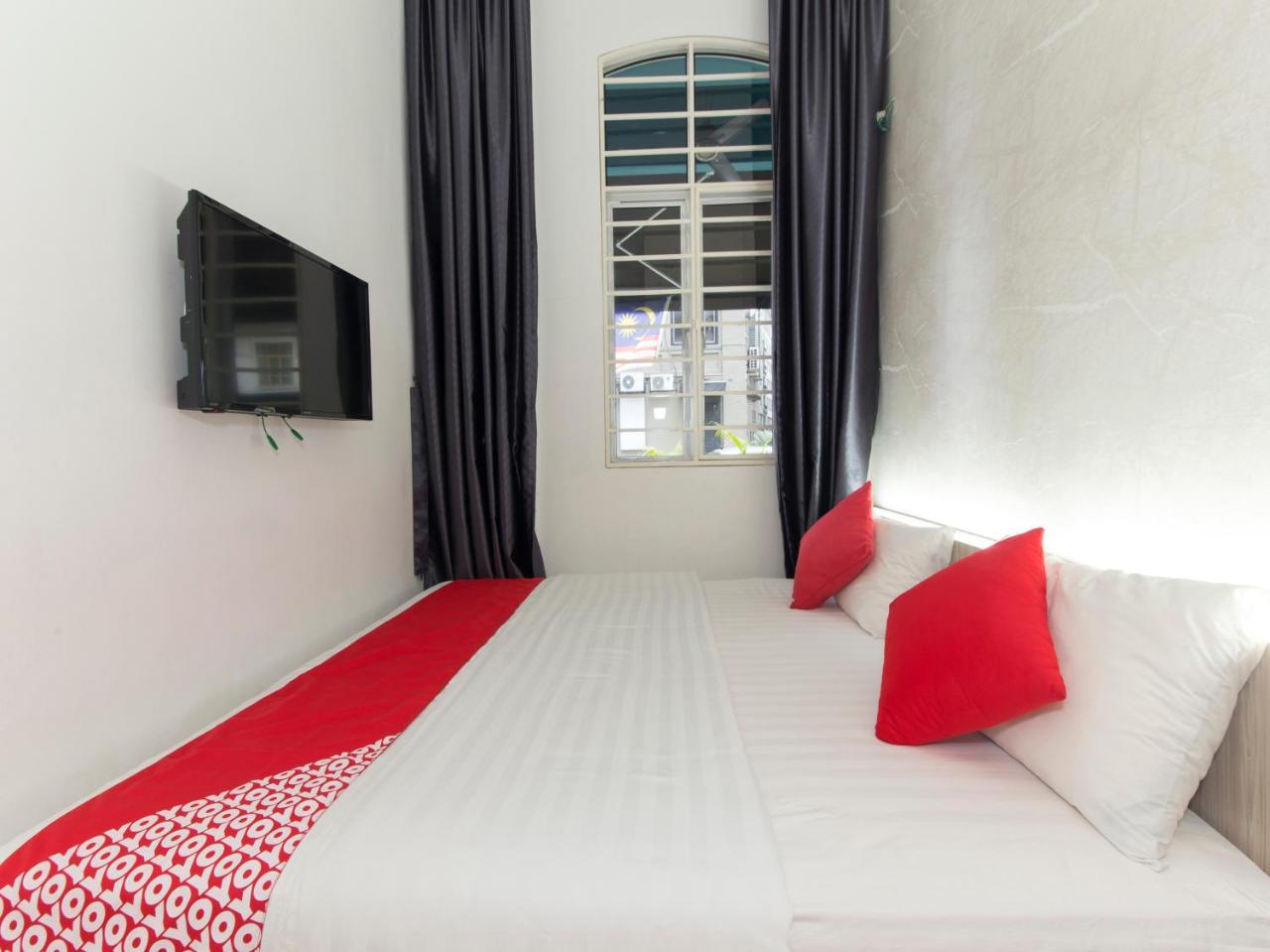Oyo 127 The Reeds Hotel